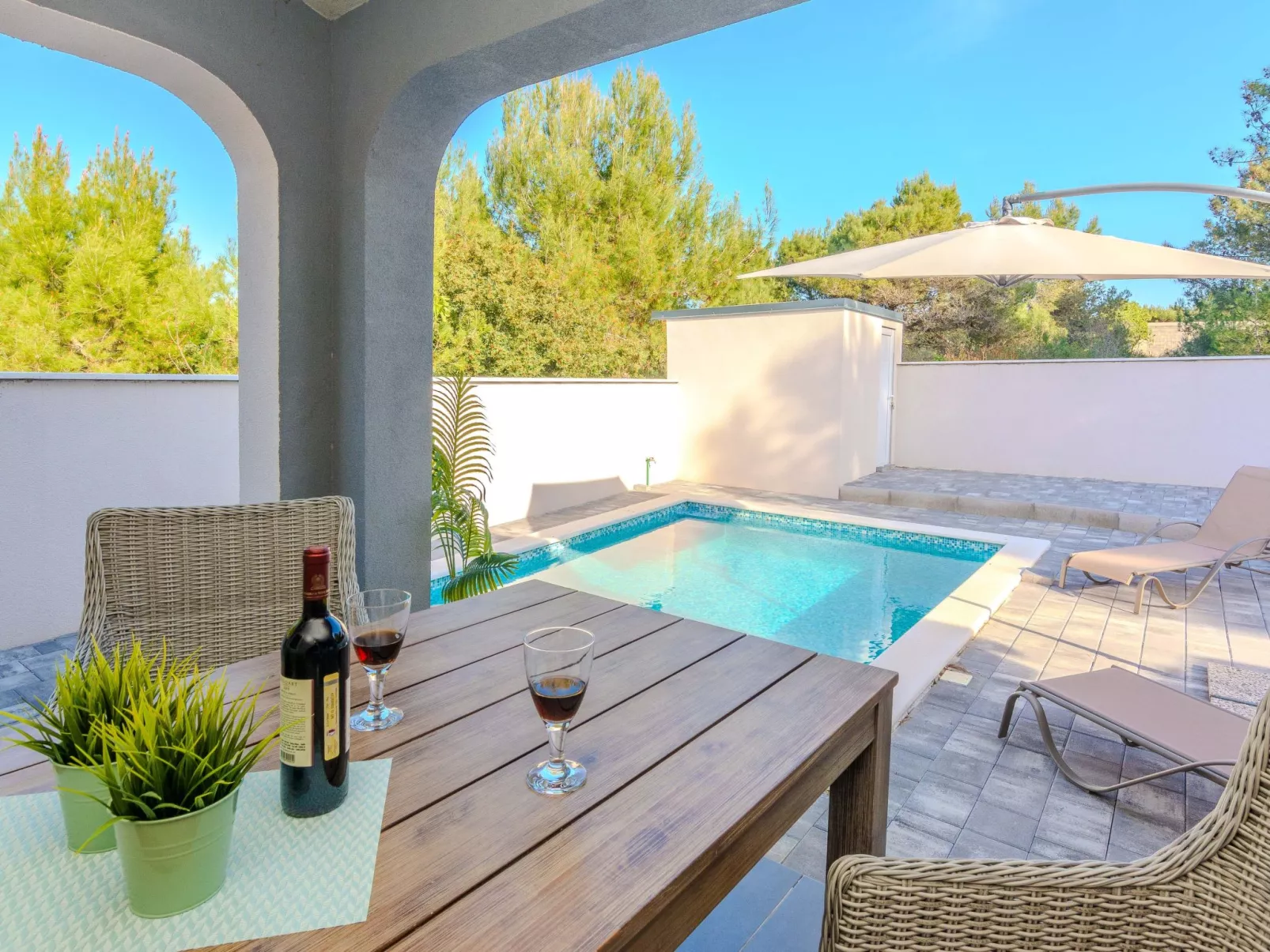 HH Stjepanovic - Image-tags.info