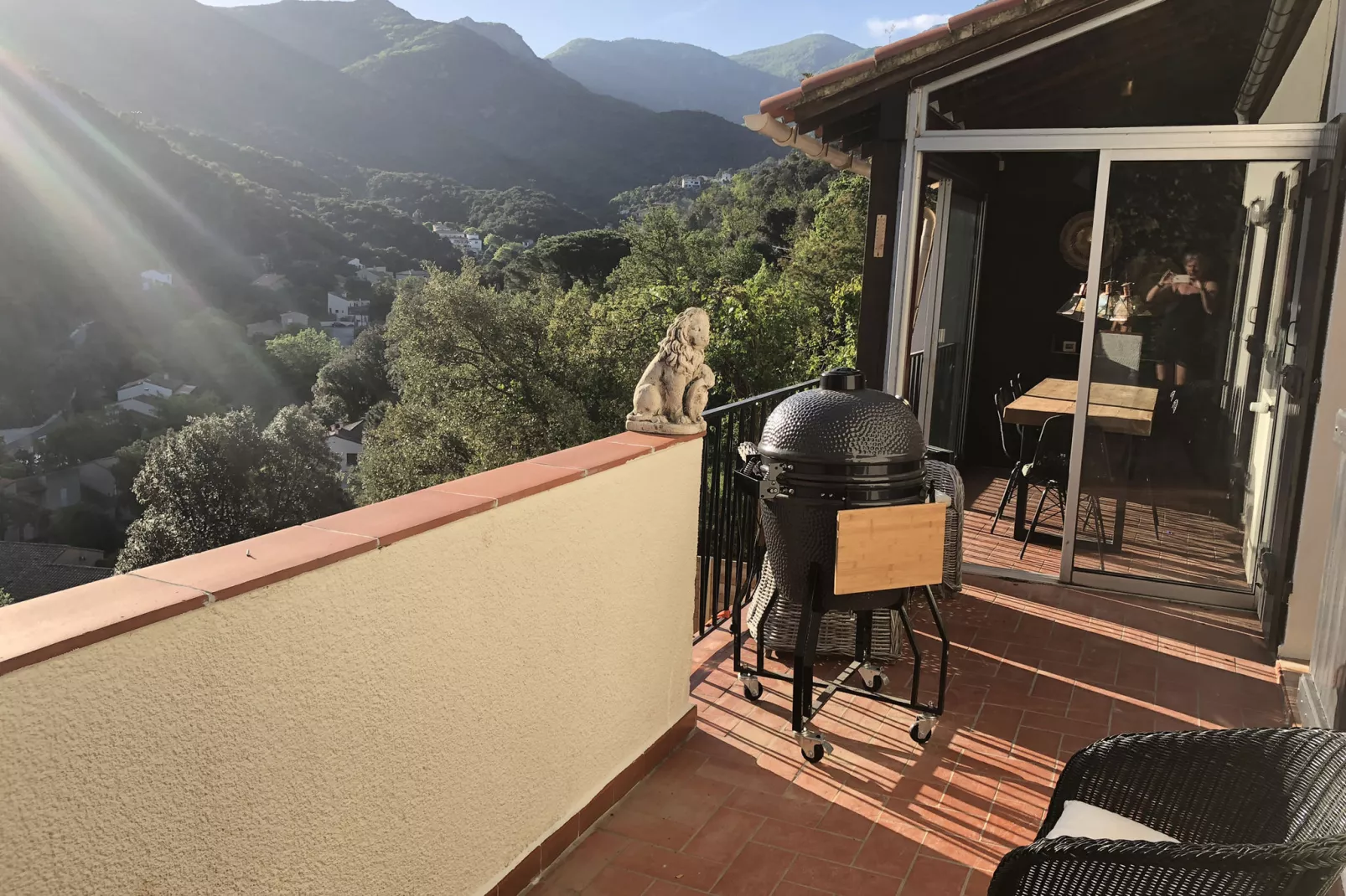 Attractive and luxurious villa with pool-jacuzzi-Terrace balcony