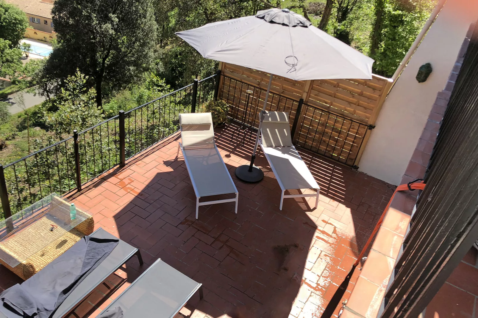 Attractive and luxurious villa with pool-jacuzzi-Terrace balcony