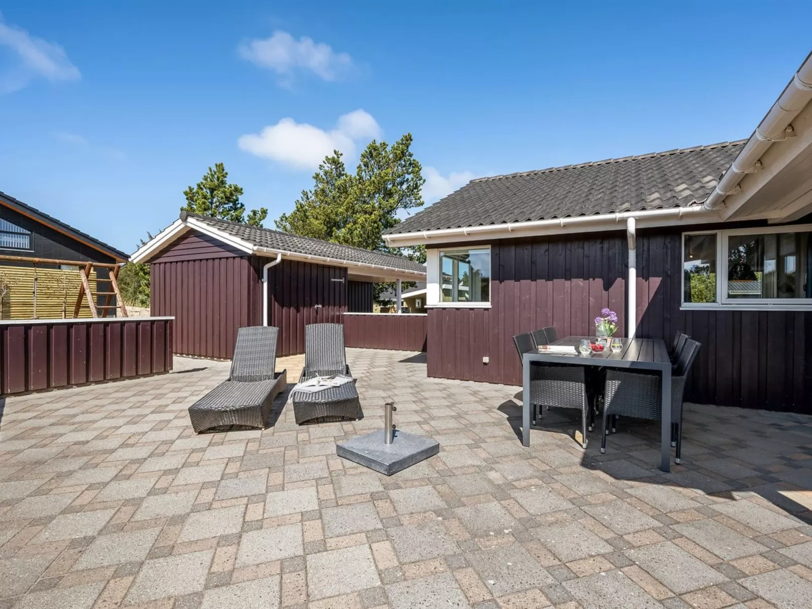 "Arine" - 700m to the fjord - Outside