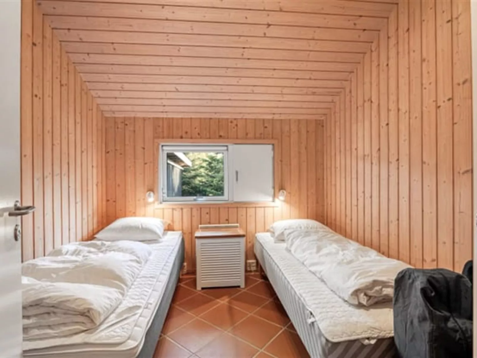 "Hollie" - 75m from the sea-Drinnen