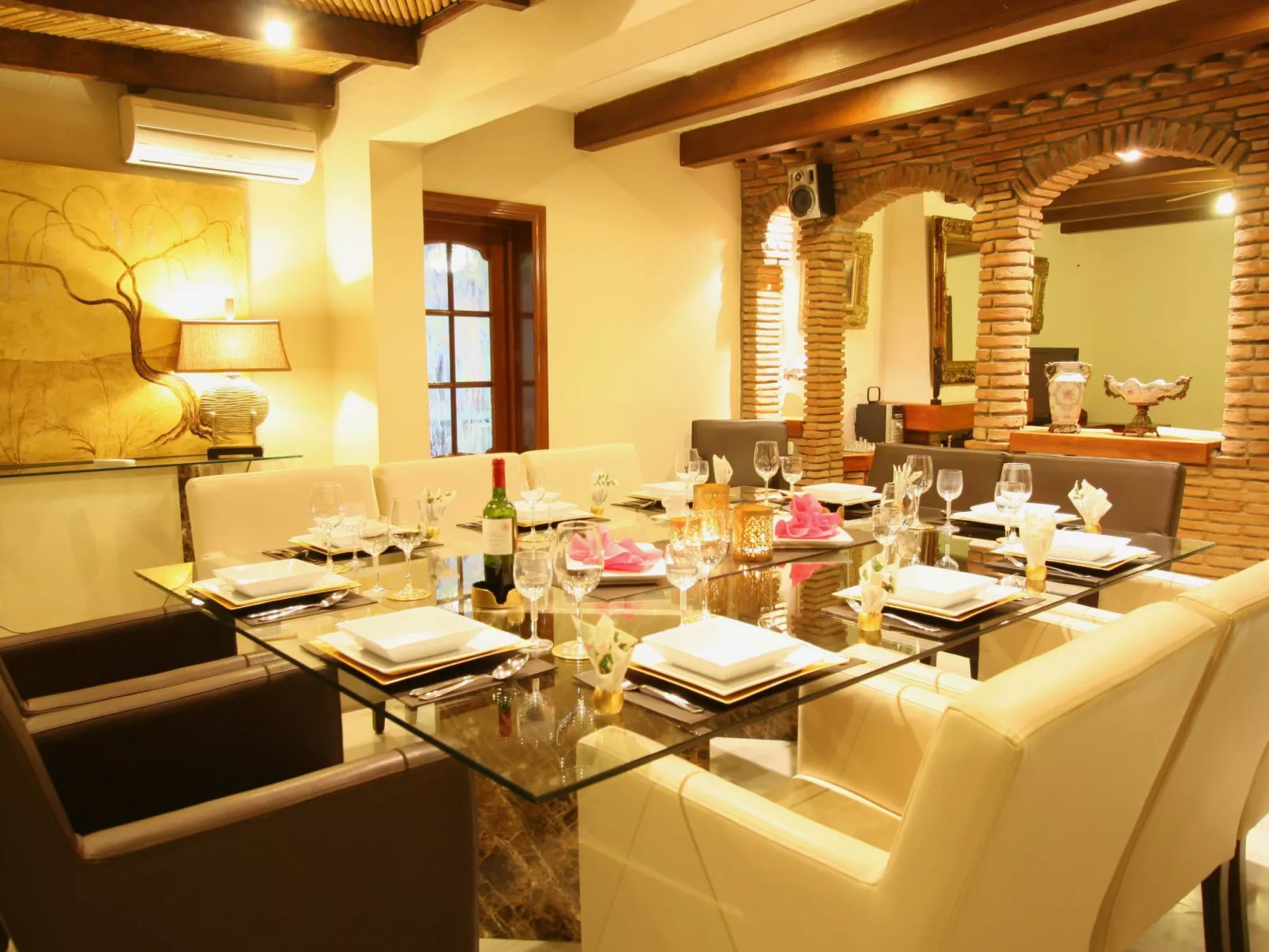 In der Nähe des Strandes, beheiztes Schwimmbad, Spielraum, Spielzimmer, etc - Drinnen