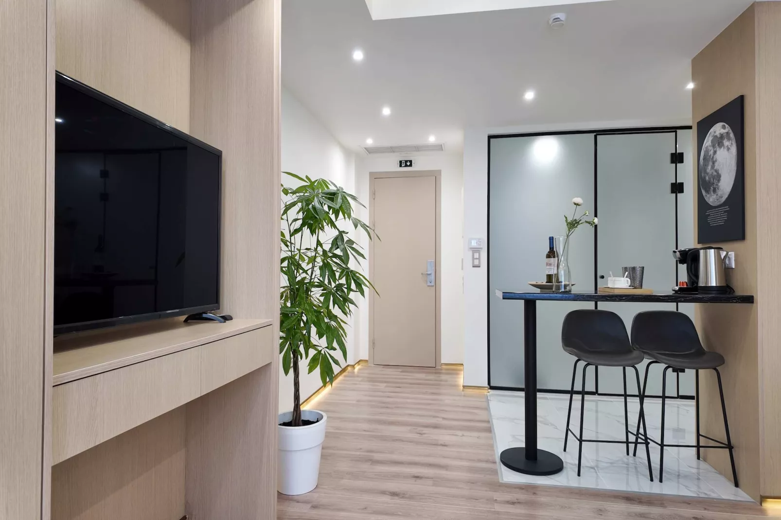 Double Deluxe Room-Salon