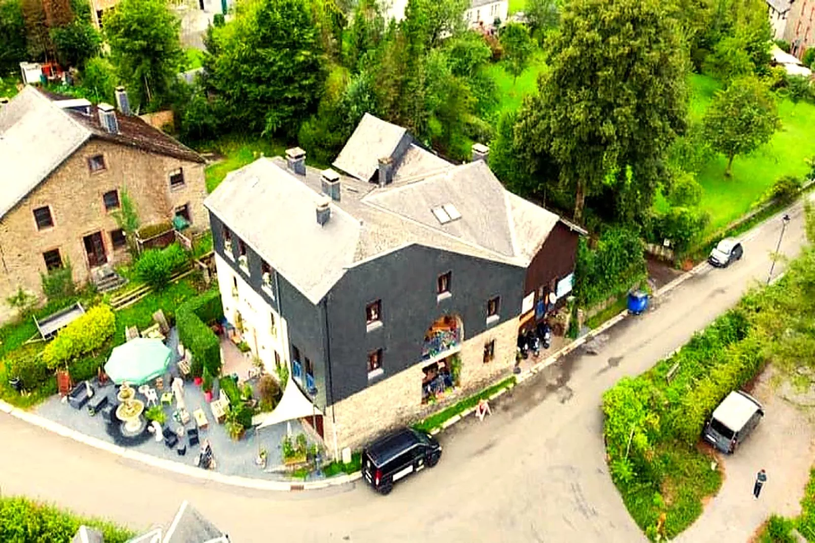 Hondvriendelijke woning met jacuzzi - Außenbereich Sommer