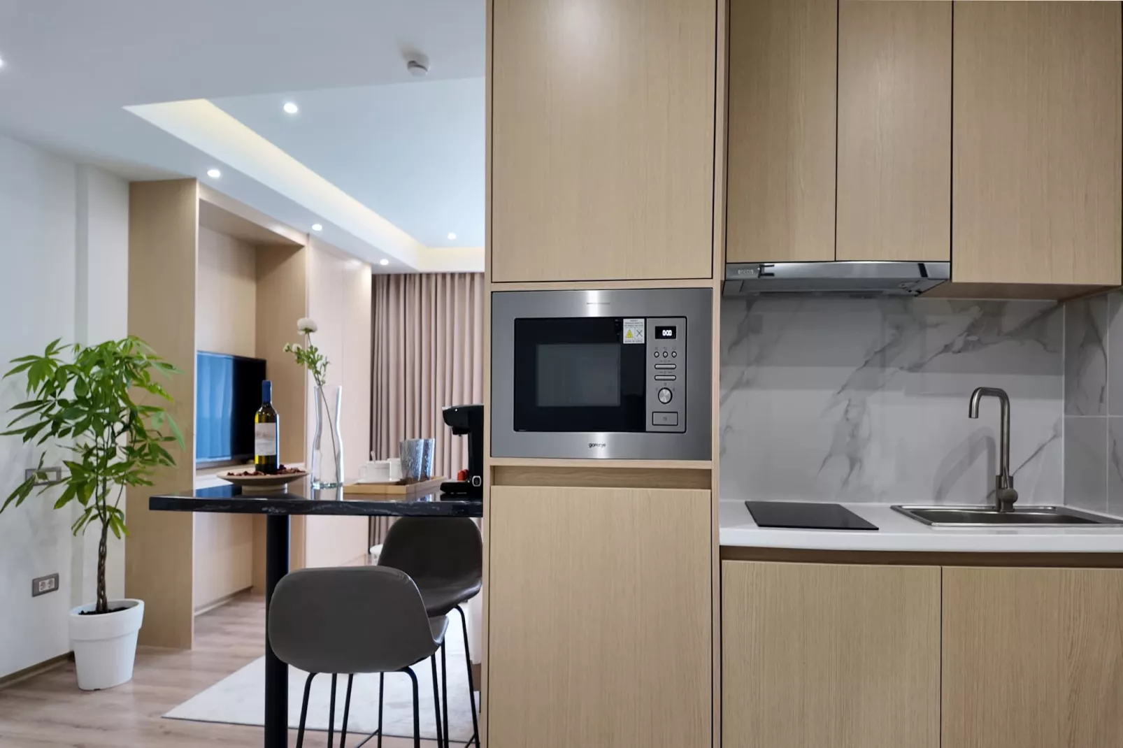 Twin Deluxe Room with Balcony-Cuisine