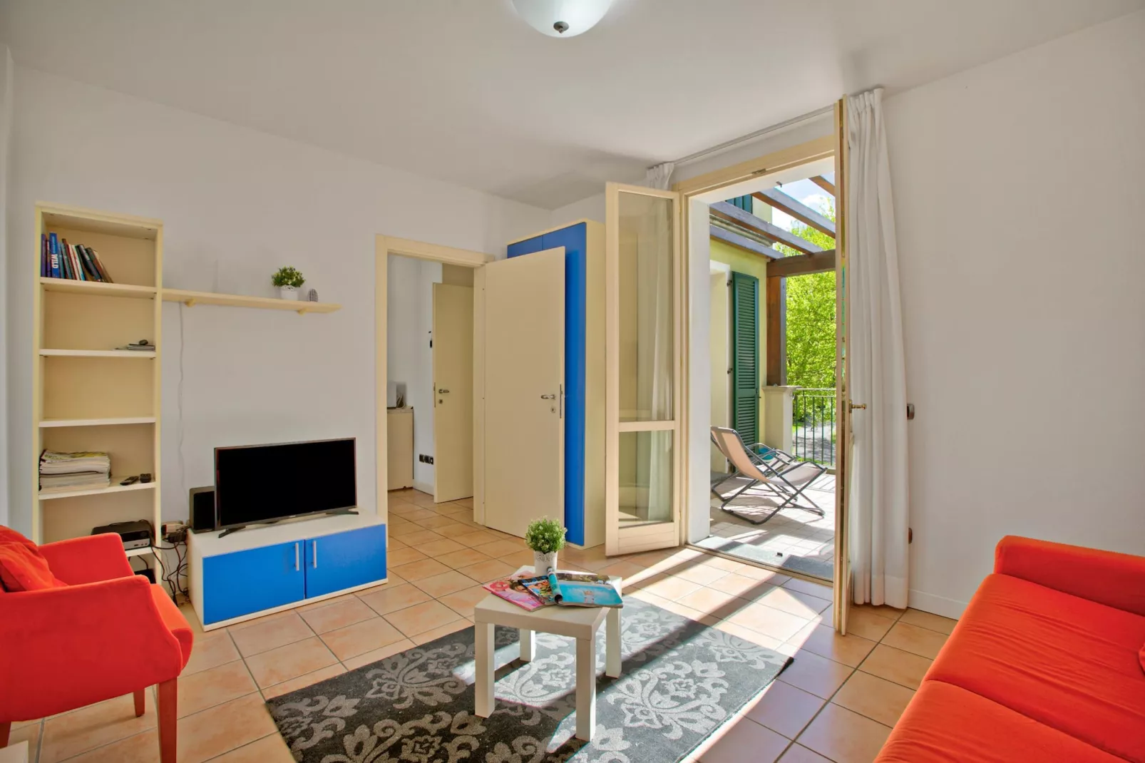 RESIDENCE PORTO LETIZIA - VILLAS-BILOCALE 4 PAX VISTA LAGO PLUS 8215 - V1LP4 - Living room