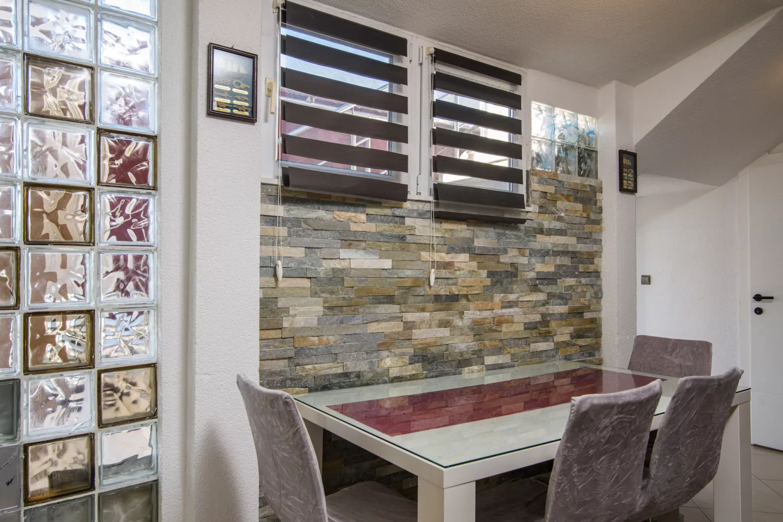 Apartment M1-Dining room