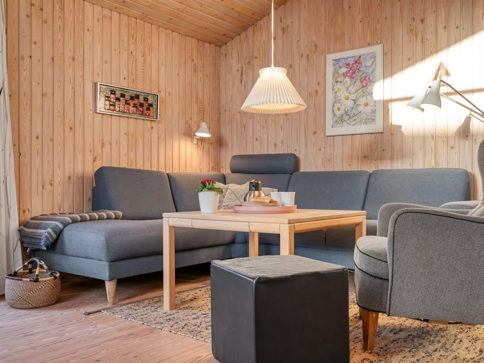 "Mea" -  from the sea-Dedans