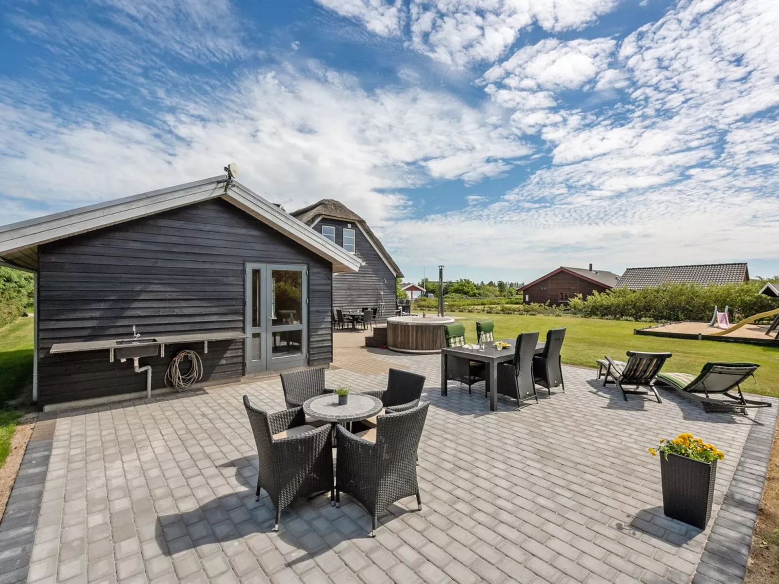 "Benita" - 400m to the fjord-Dehors