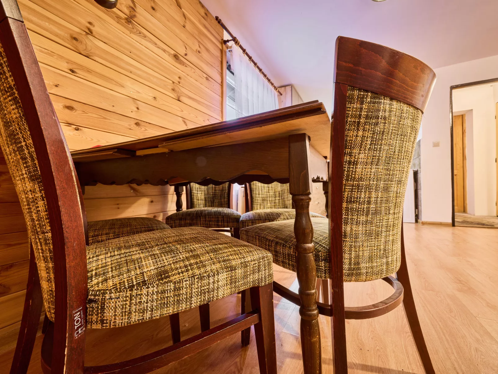 Chaloupka U lesa-Drinnen