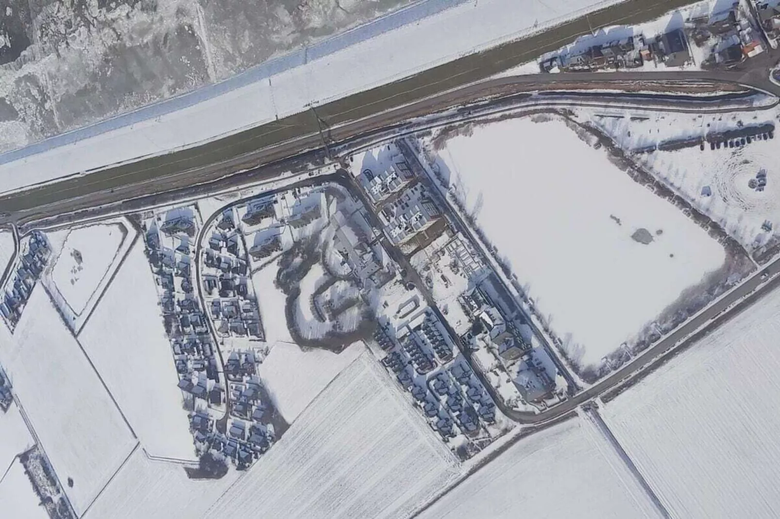 490310-Area within 1km in winter