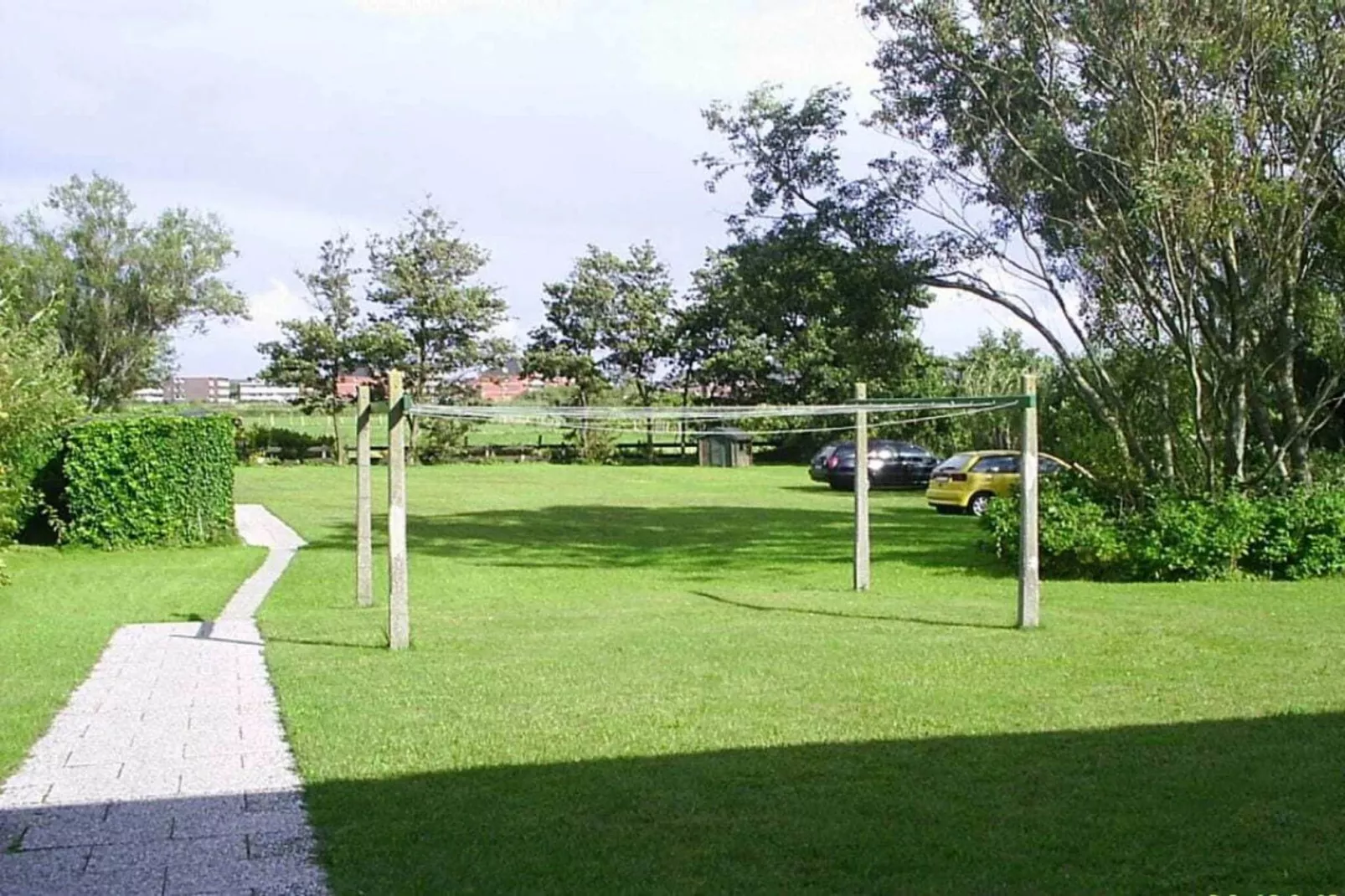 38035-Gardens in summer