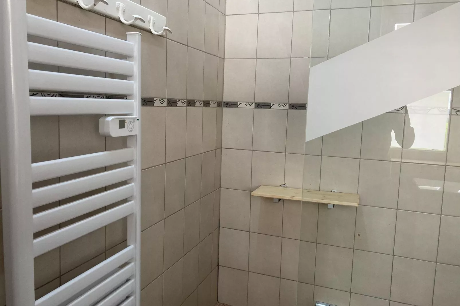 Apt Catharina 3 pers piscine partagée-Bathroom