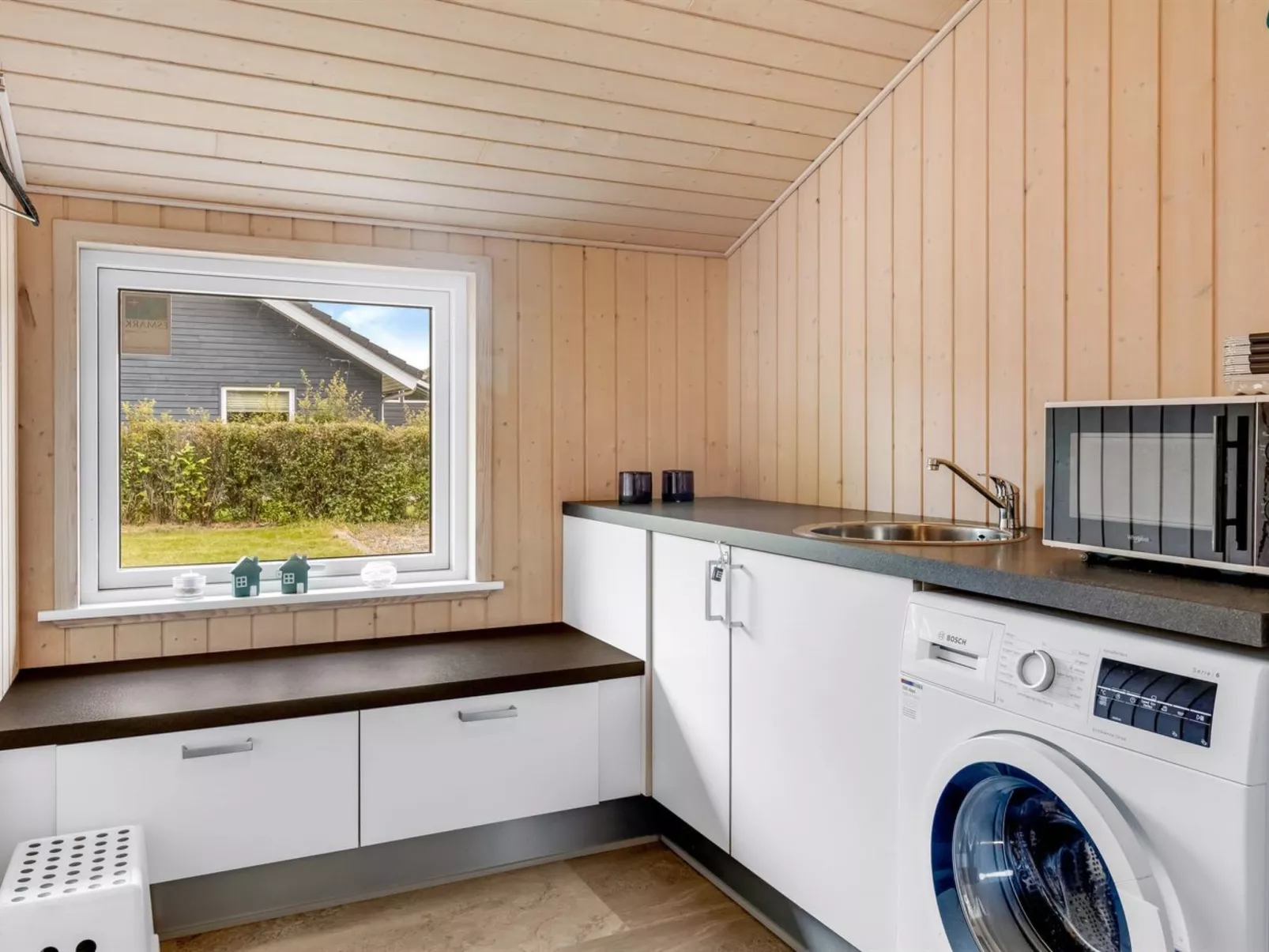 "Næwe" - 30km from the sea-Drinnen