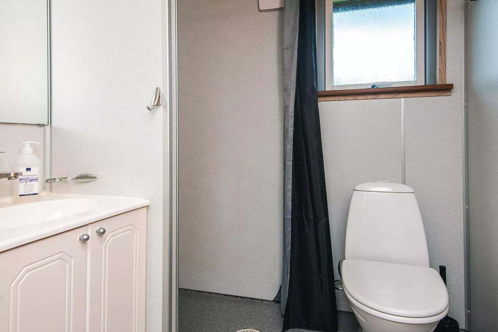 Luksus hytte til 4 pers., med bad-Indoor