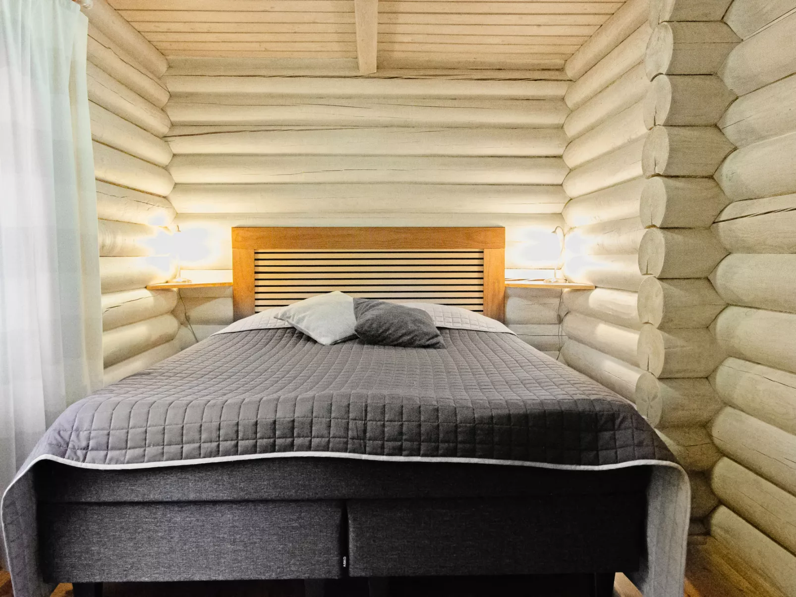 Kalliokoivu - Inside