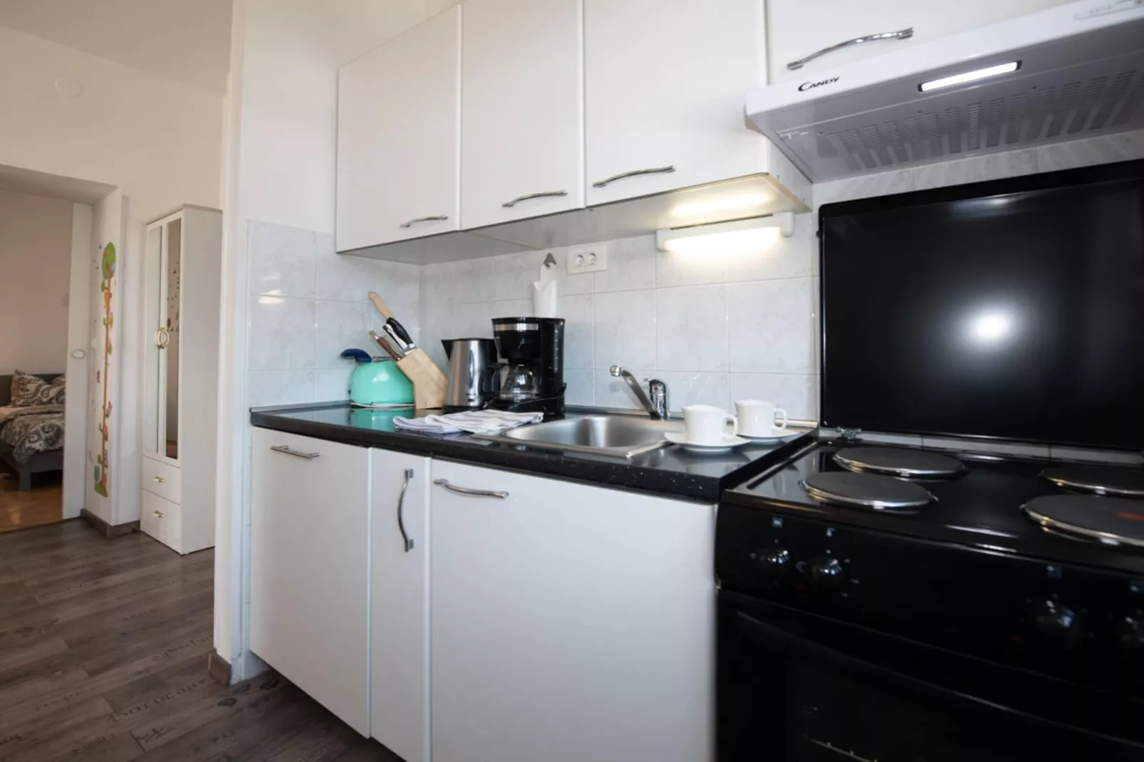 Apartments Mirjana IKA - One Bedroom Apartment With Balcony And Sea View (A2) - Kitchen
