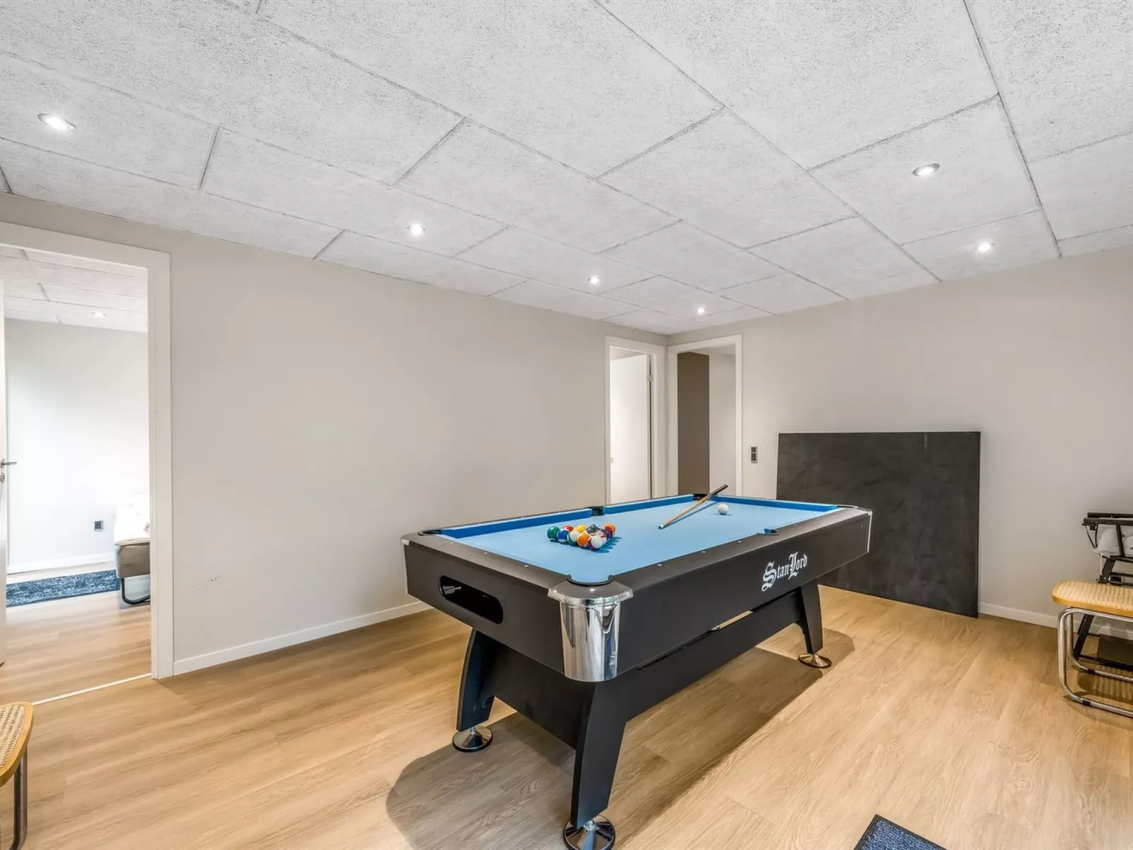 "Naia" - 300m to the fjord-Drinnen