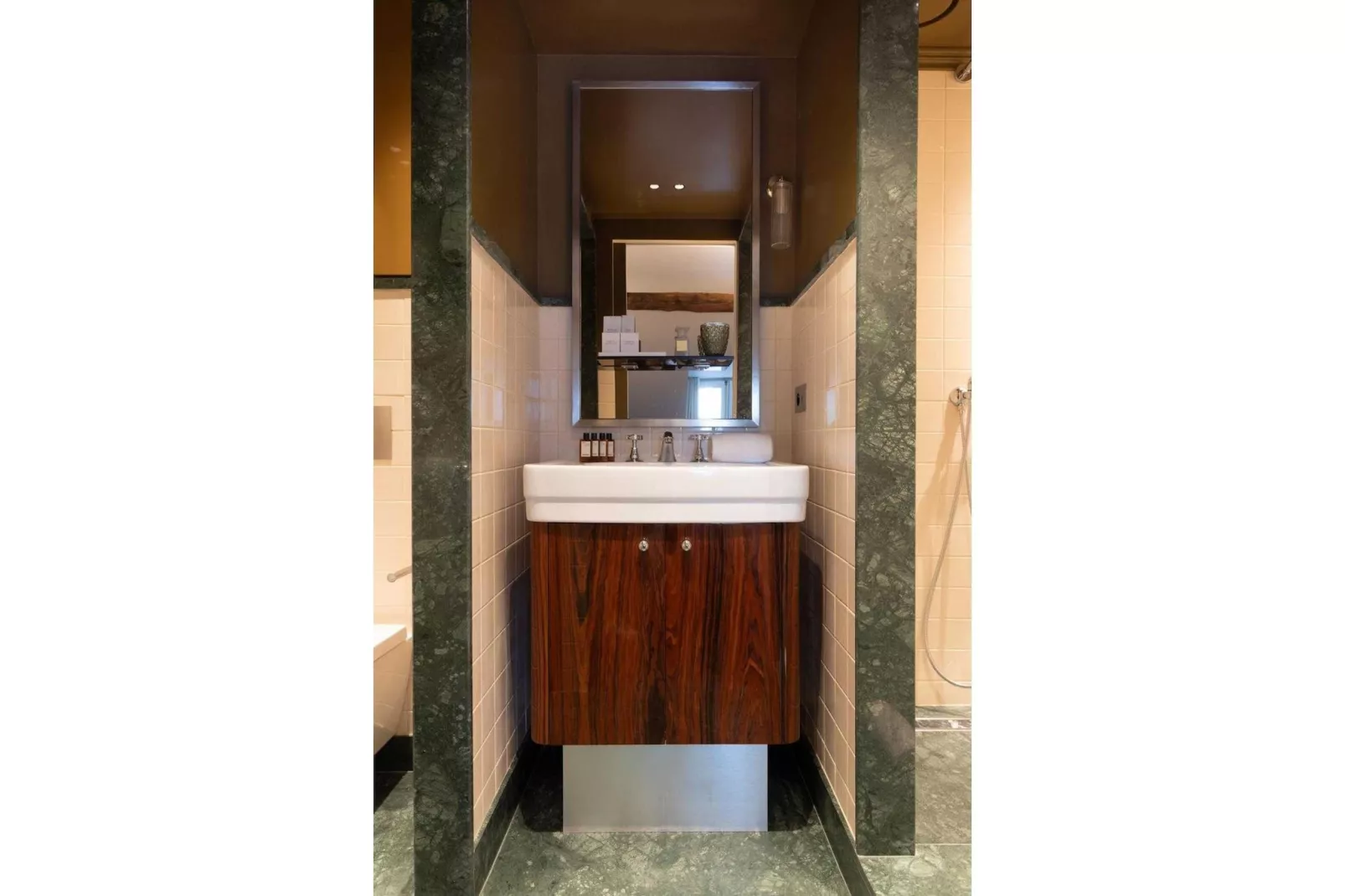 Hotel Palais - Standard Double Room - CRS-Bathroom