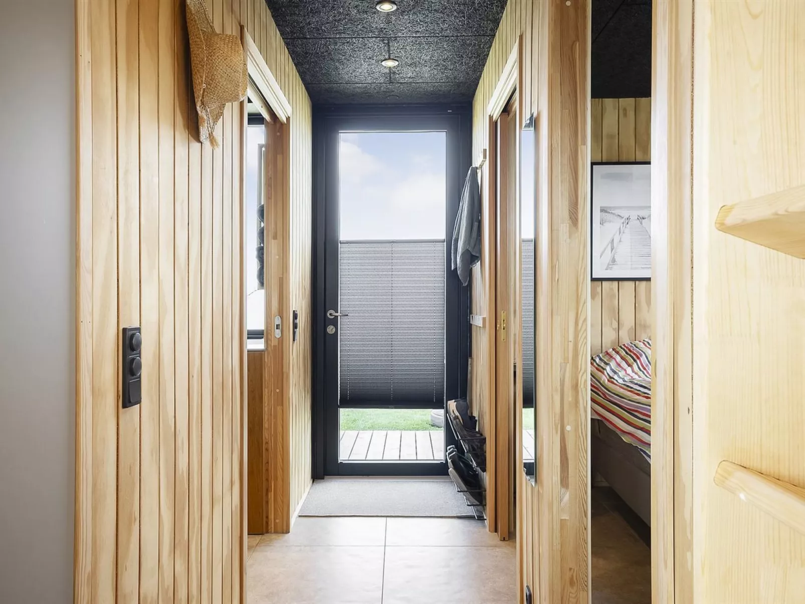 "Greta" - 125m from the sea-Drinnen