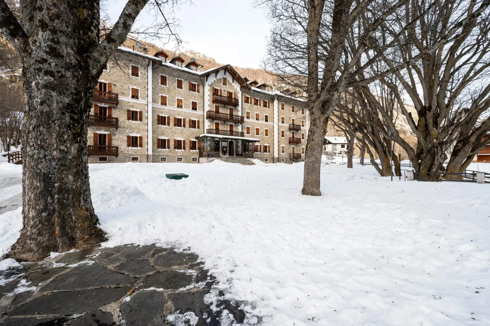 MONO 1 CERESOLE-Exterior in winter
