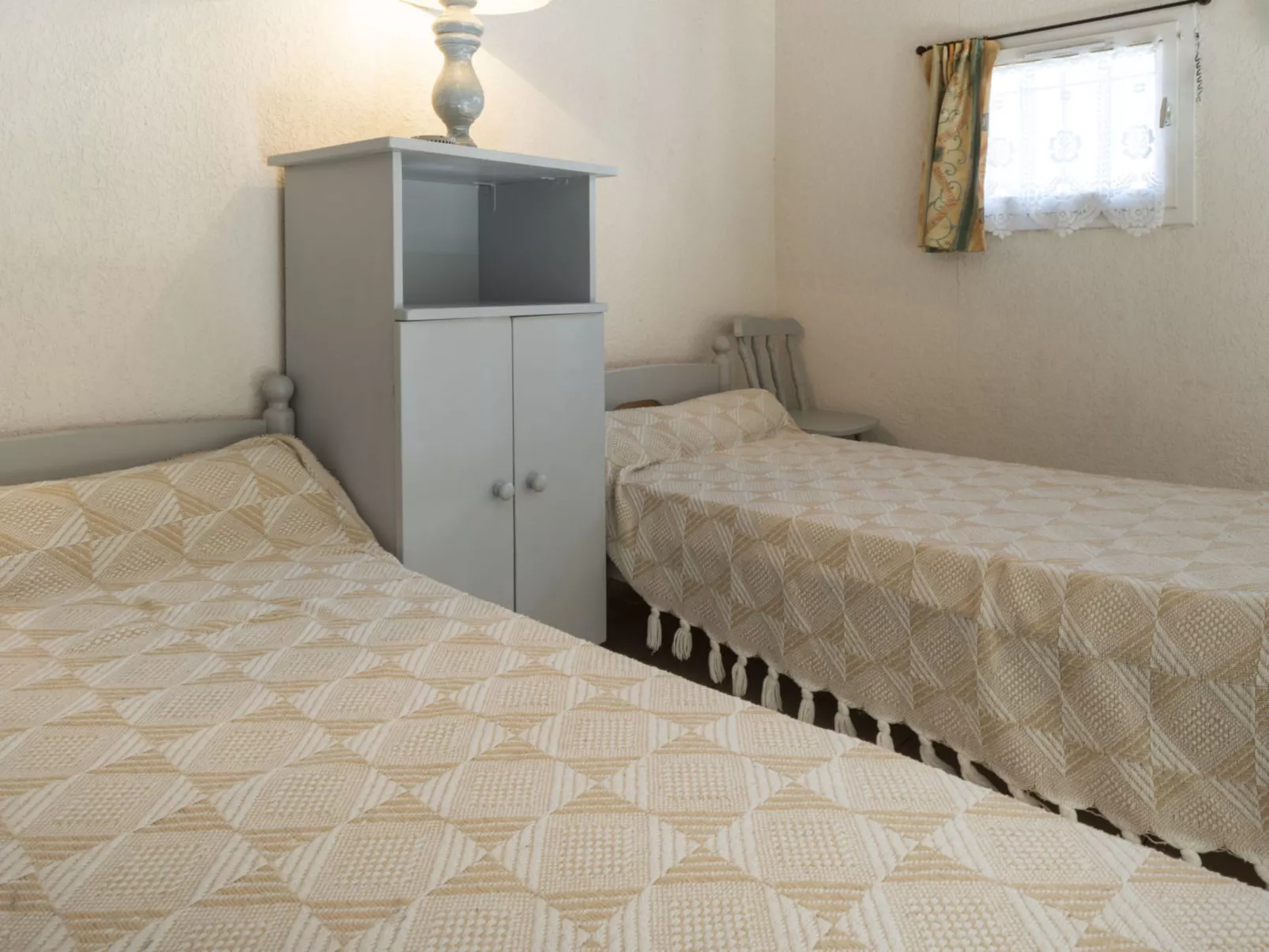 Les Ondines 2 - - Inside