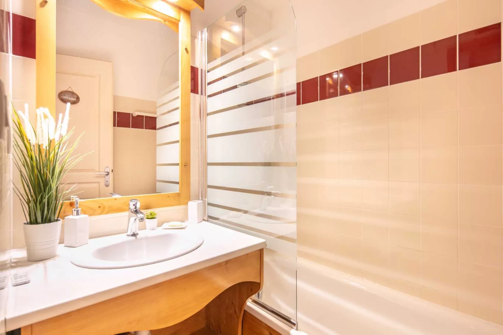 V. DU BACHAT - JOUBARBES N°03 - 2P4-Bathroom