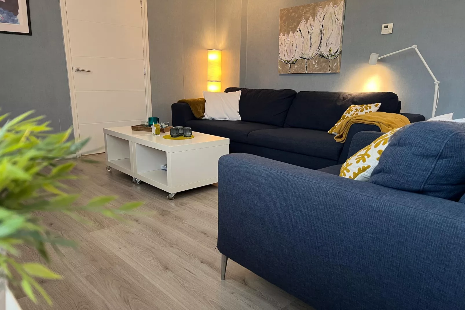 Eureka 102 (copy)-Salon