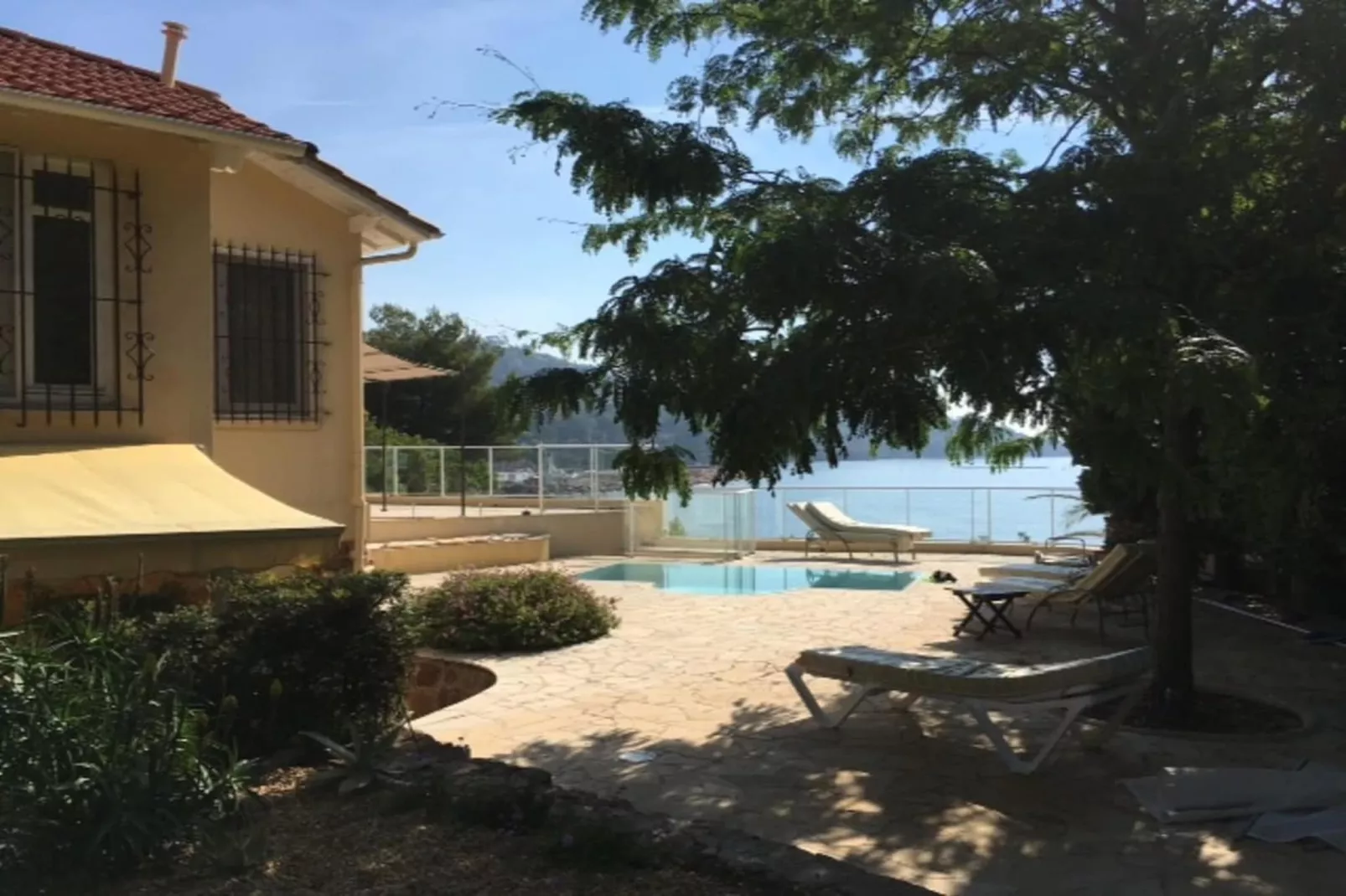 Villa plage privée vue sur la mer-Piscine