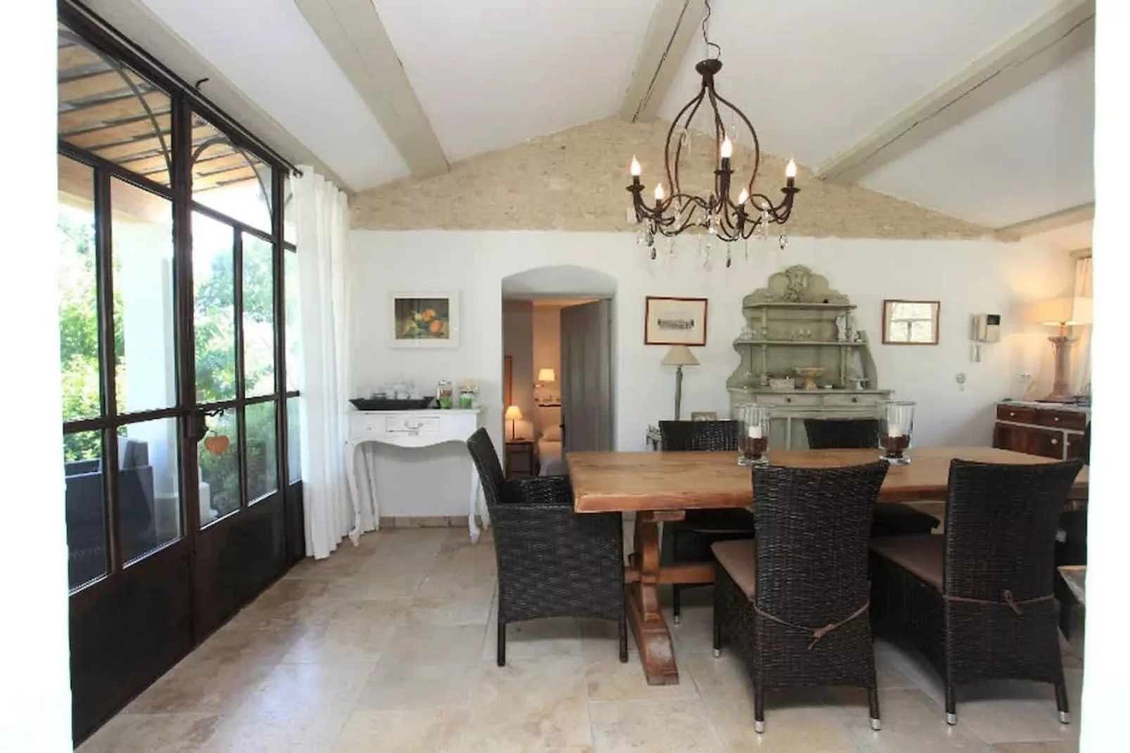 Maison authentique au coeur des garrigues Luberon-Dining room