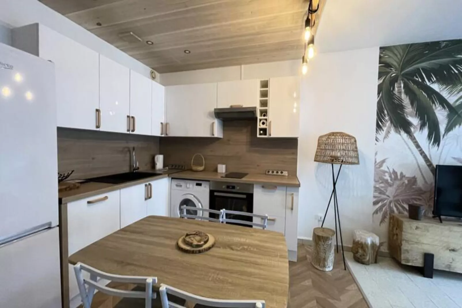 Résidence La M&eacute;diterran&eacute;e Appartement Au Coeur Du Village 50 M De La Plage-Untagged