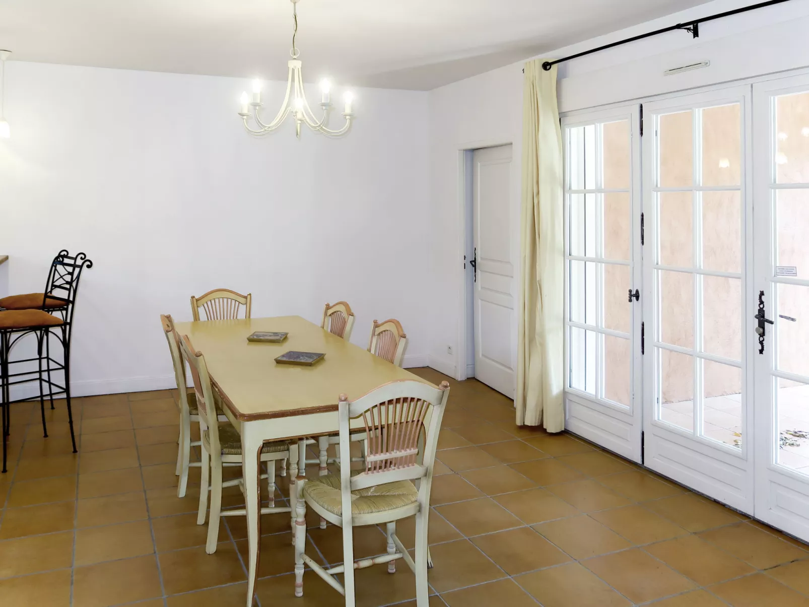 Hameaux de la Calade (FEN171)-Drinnen