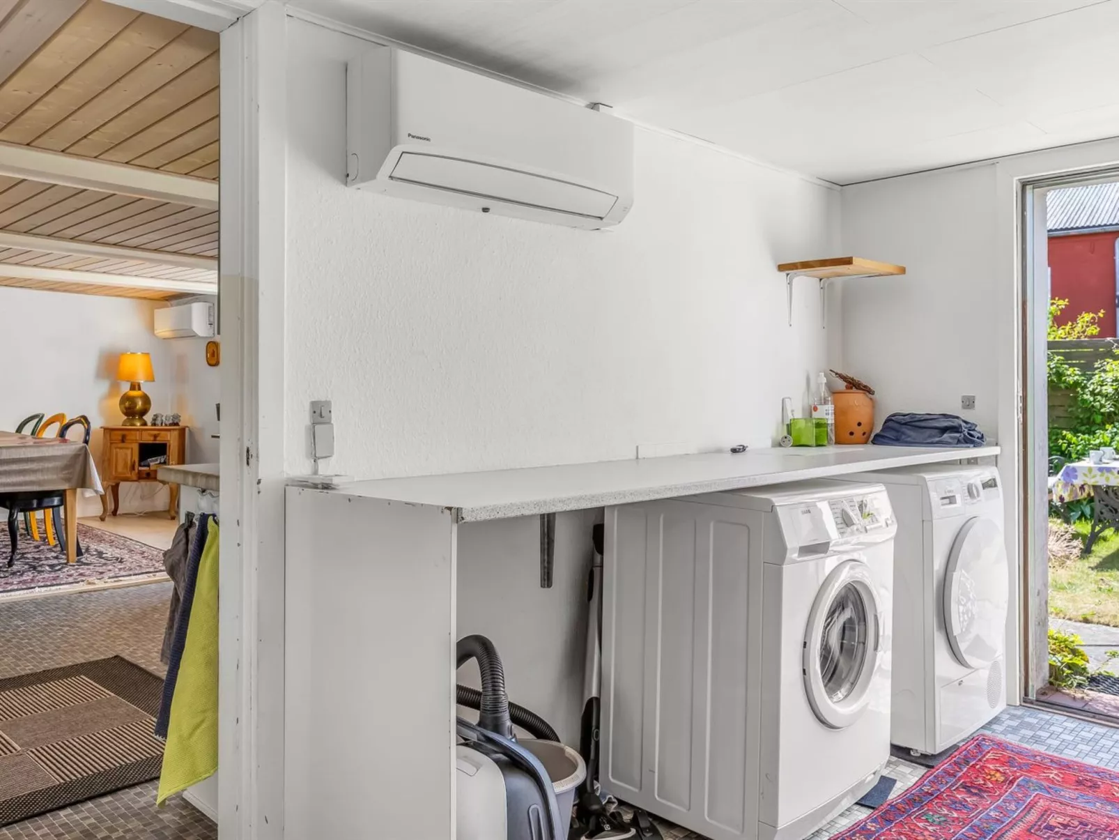 "Spase" - 23km from the sea - Drinnen