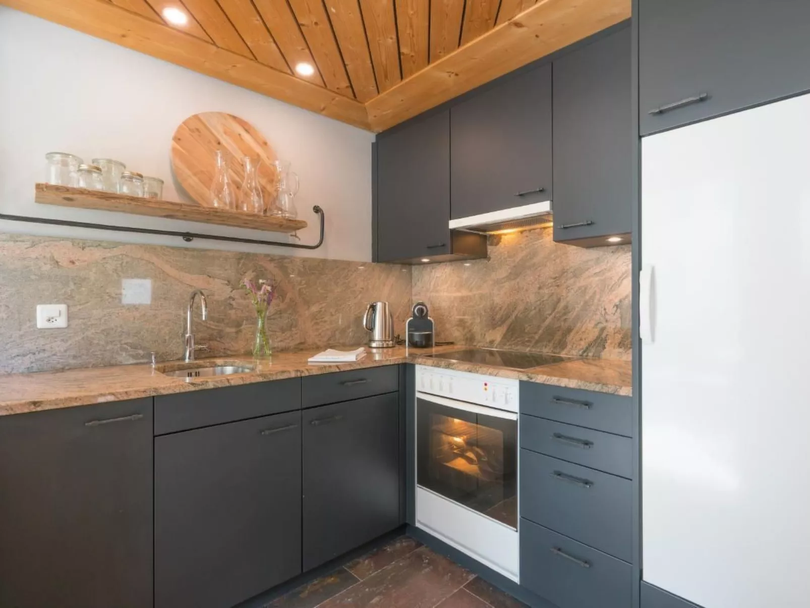 Chesa Survial 4 - Image-tags.info