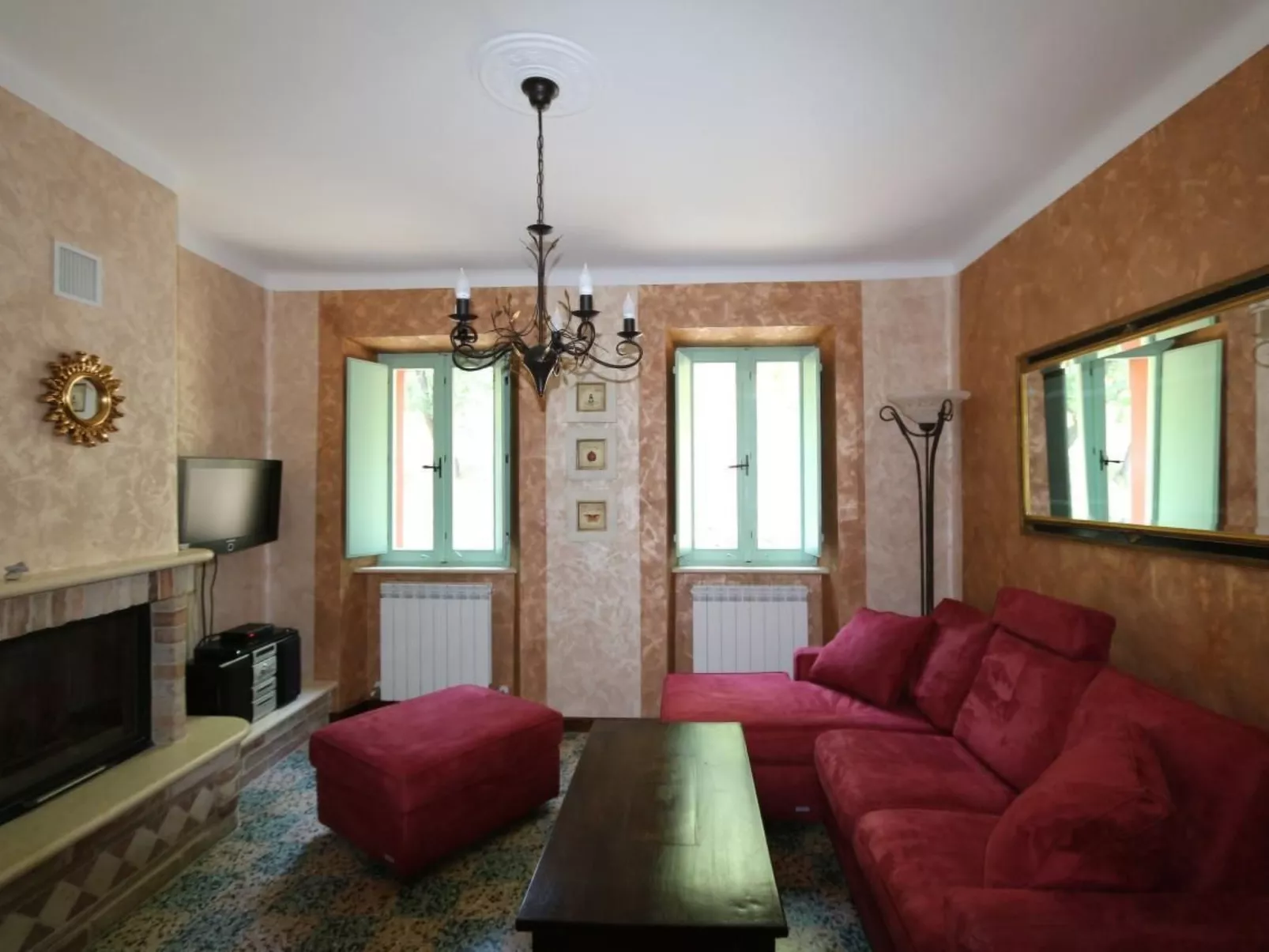 Casa Sacciofa in Monte Rinaldo - Image-tags.info