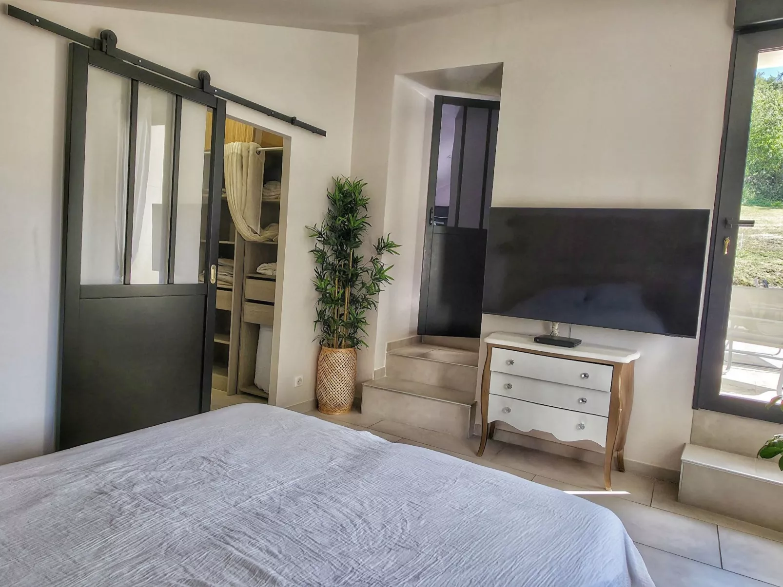 Bauernhaus aus Stein mit schöner Aussicht "Mas de Lysis". - Image-tags.info