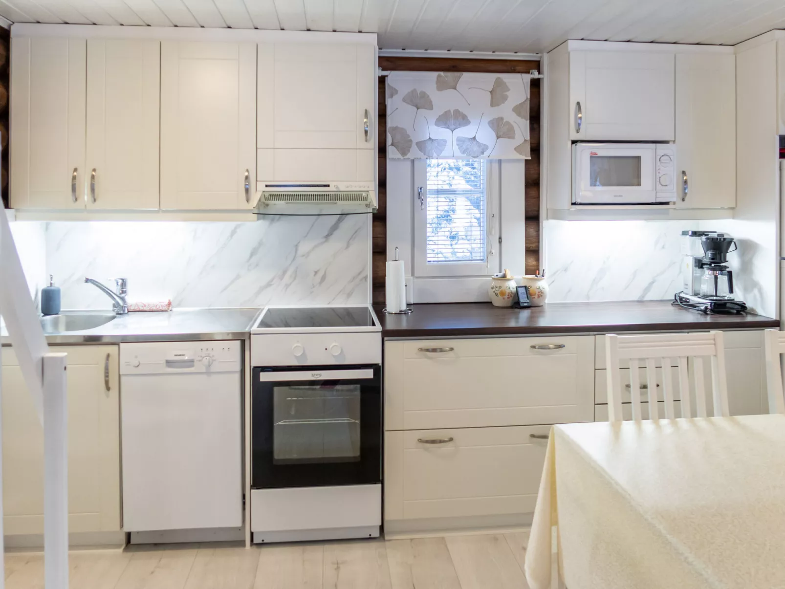 Linnanhelmi (ent. metsäpeura) - Inside