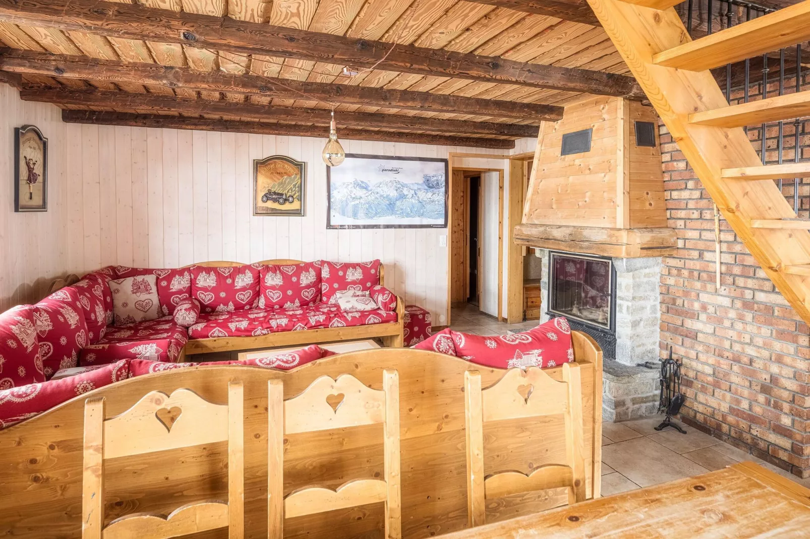 Chalet Sporting Lodge-Living room