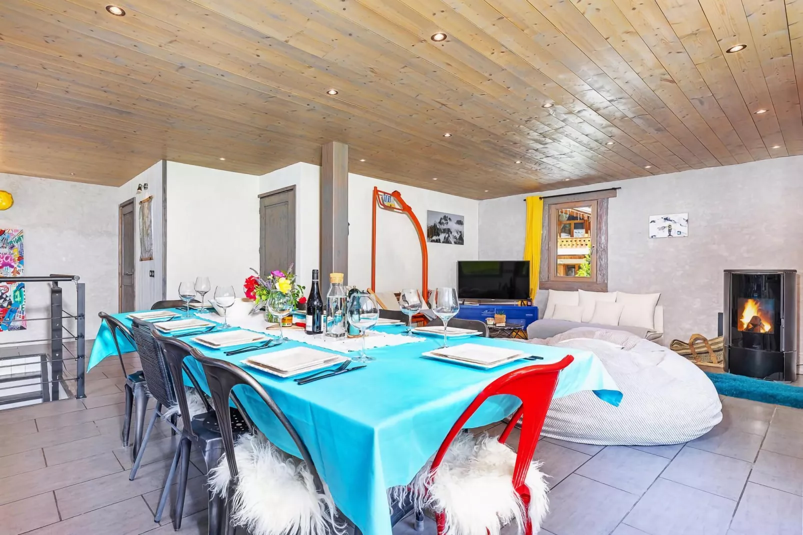 Ama Dablam-Dining room
