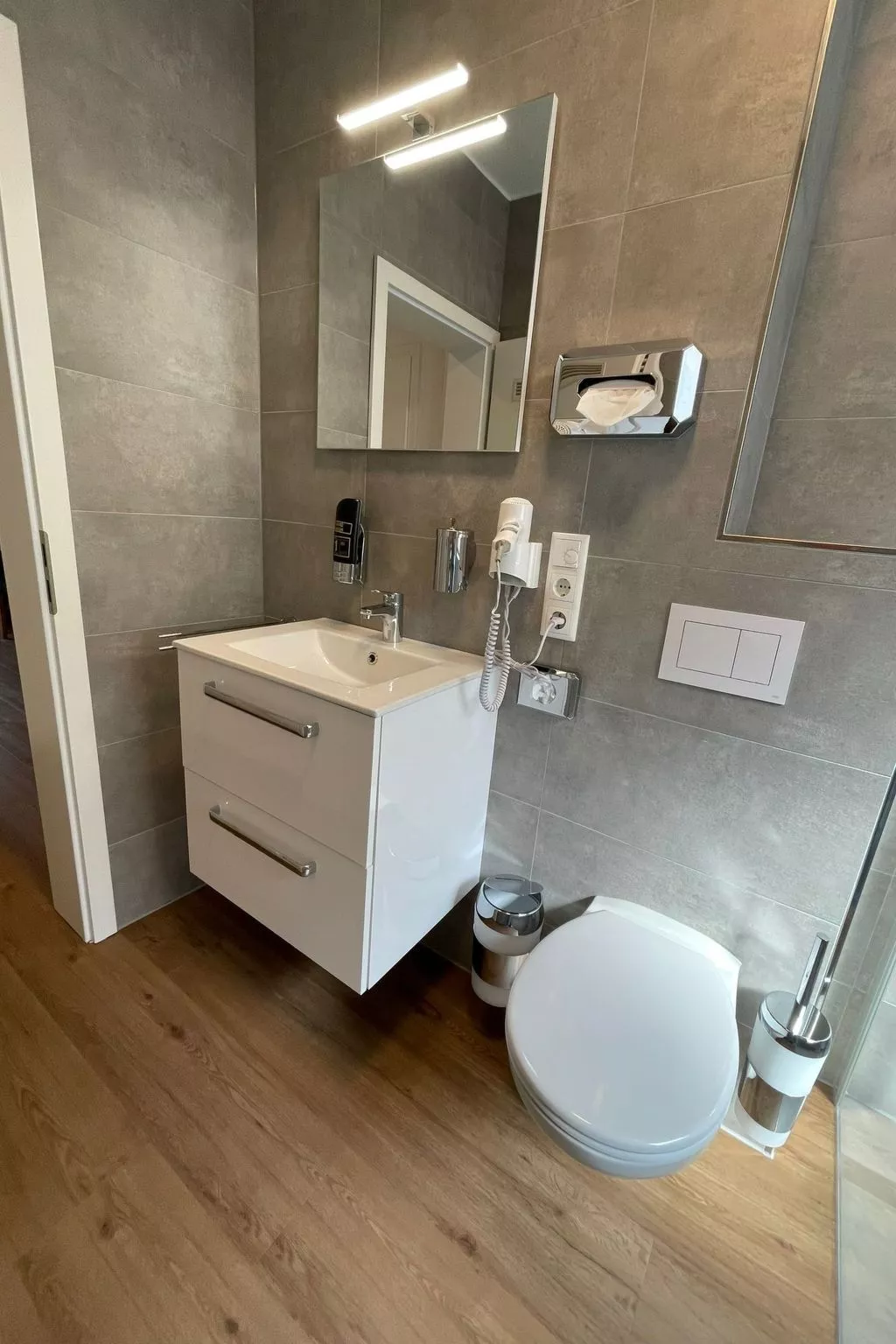 Kernsanierte Ferienwohnung in ruhiger und zentraler Lage-Image-tags.info