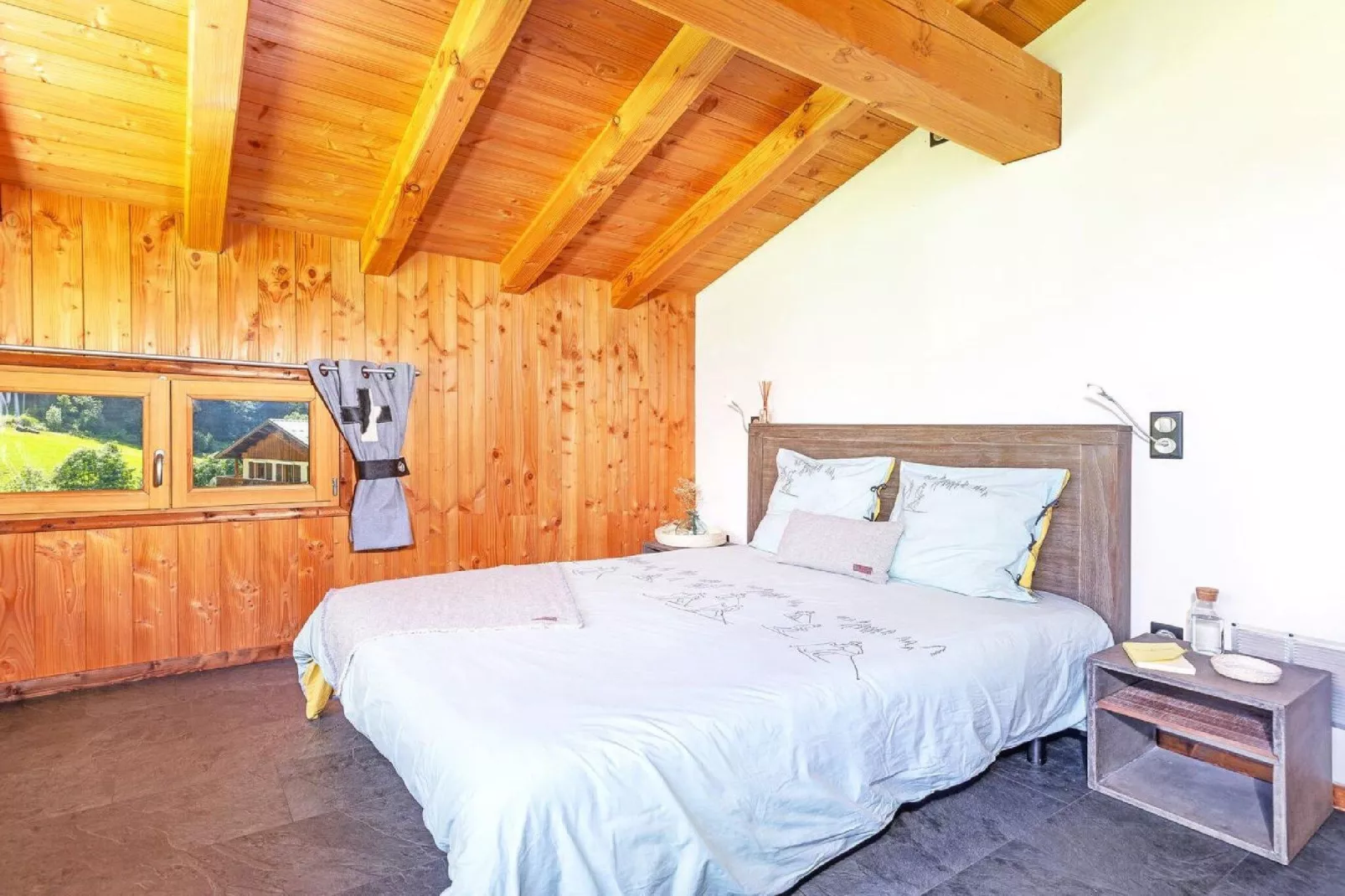 Ama Dablam-Bedroom