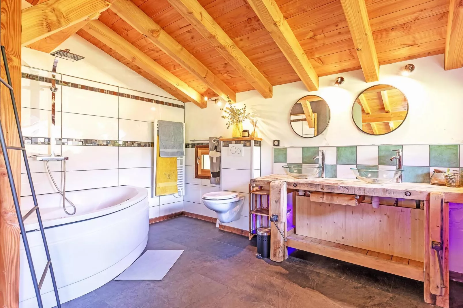 Ama Dablam-Bathroom