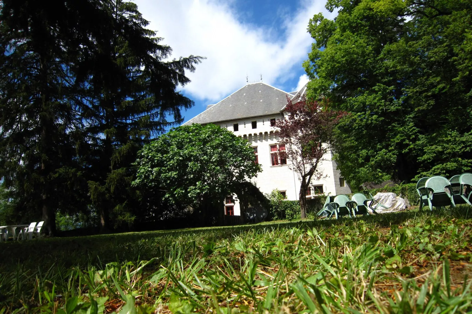 Pluton-Exterior summer