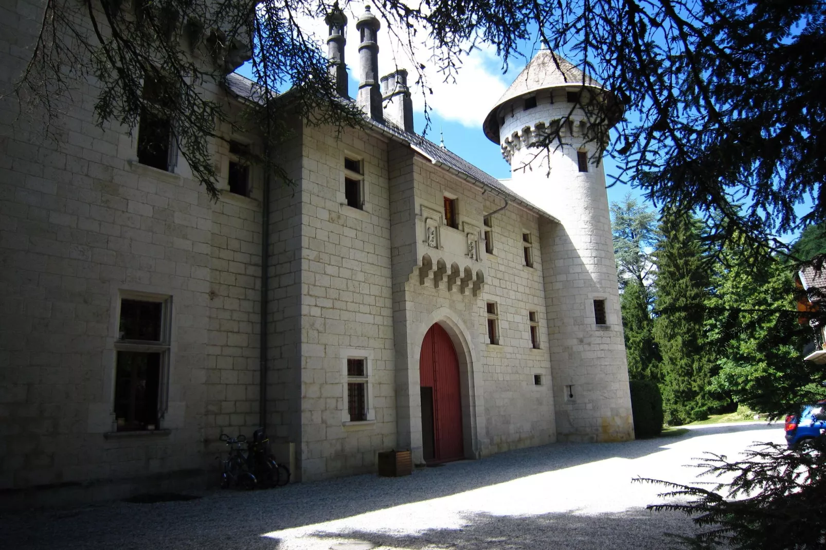 Pluton-Exterior summer