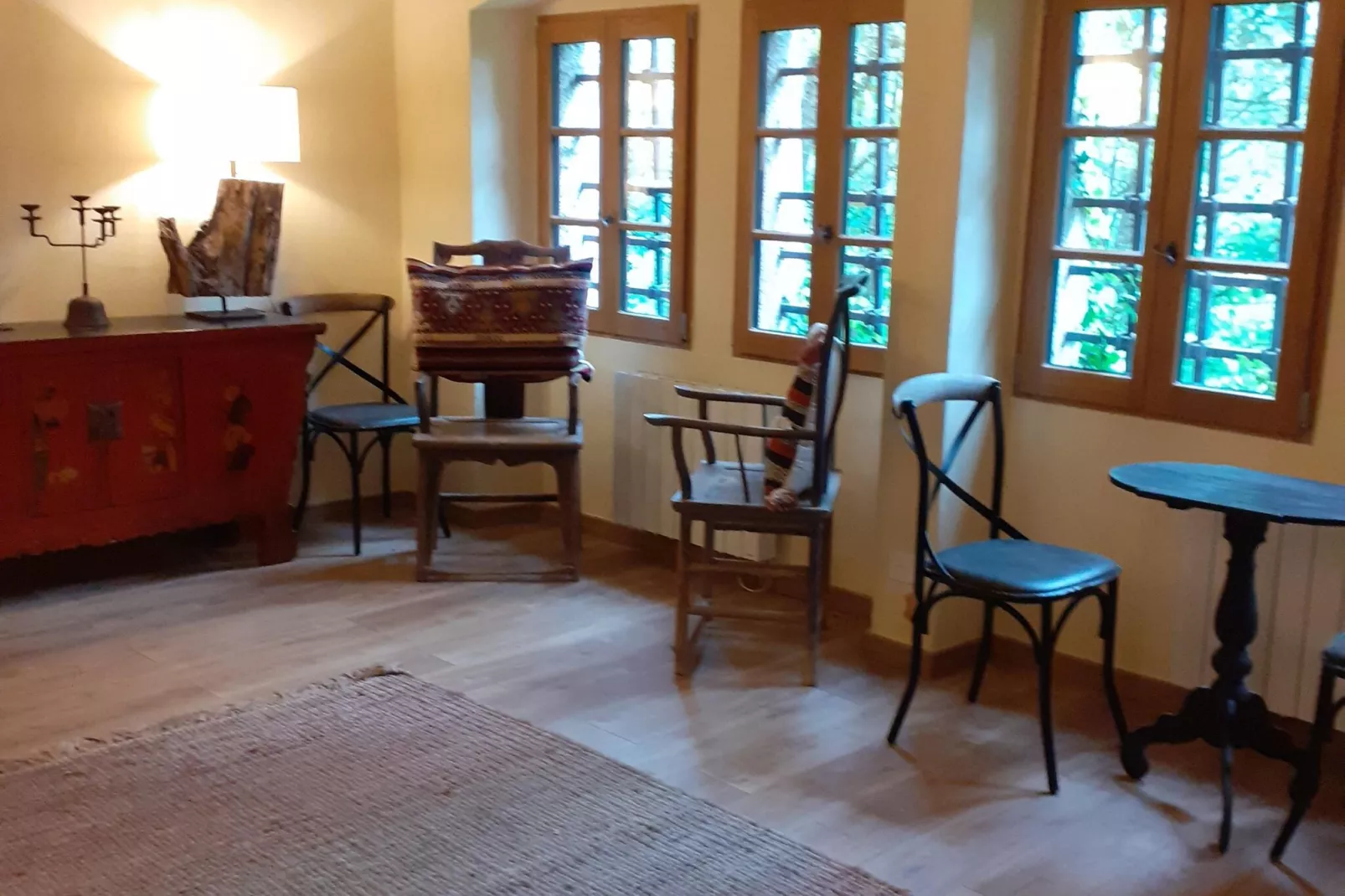 Pluton-Living room