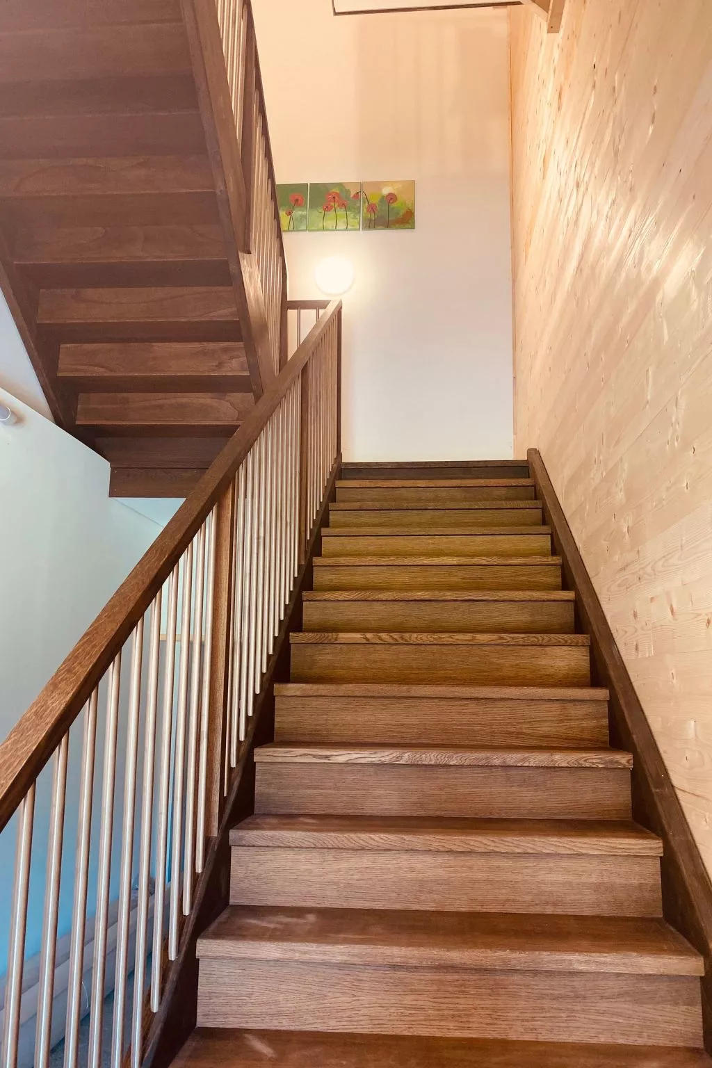 Ruhig mit einem herrlichen Blick auf die Berge. - Image-tags.info