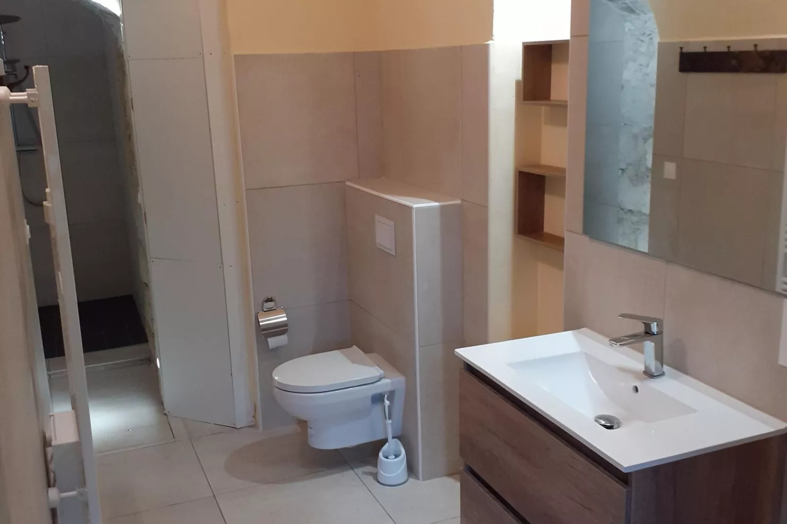 Pluton-Bathroom
