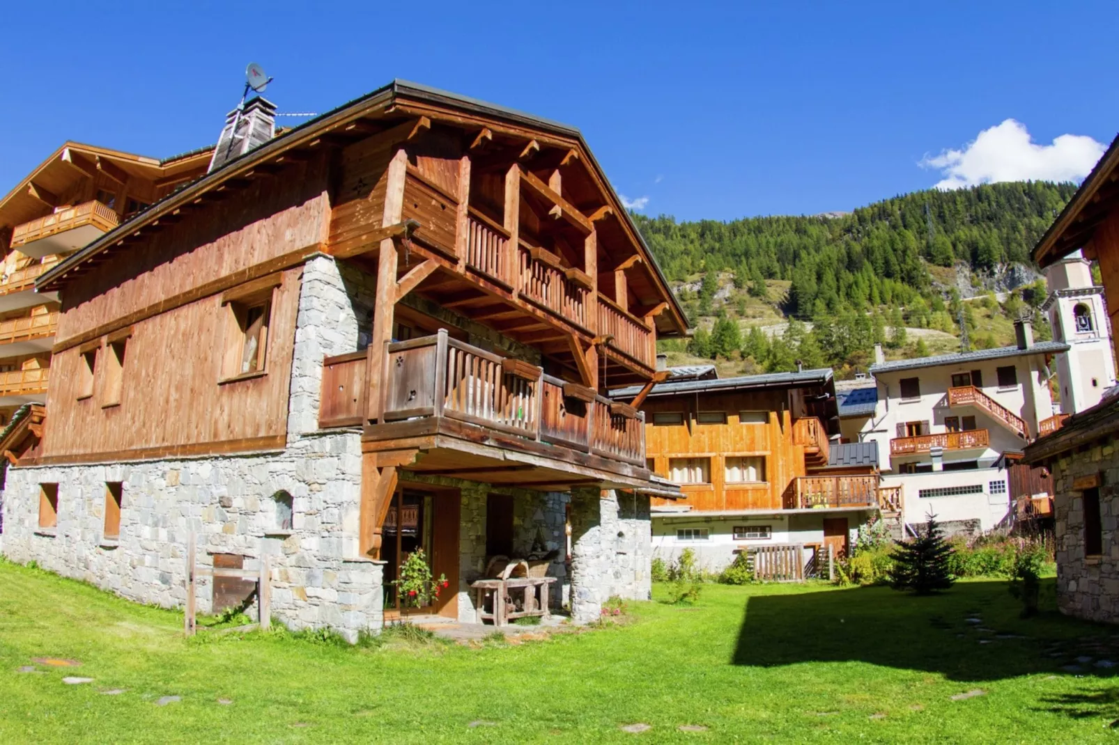 Chalet du Parc-Außenbereich Sommer