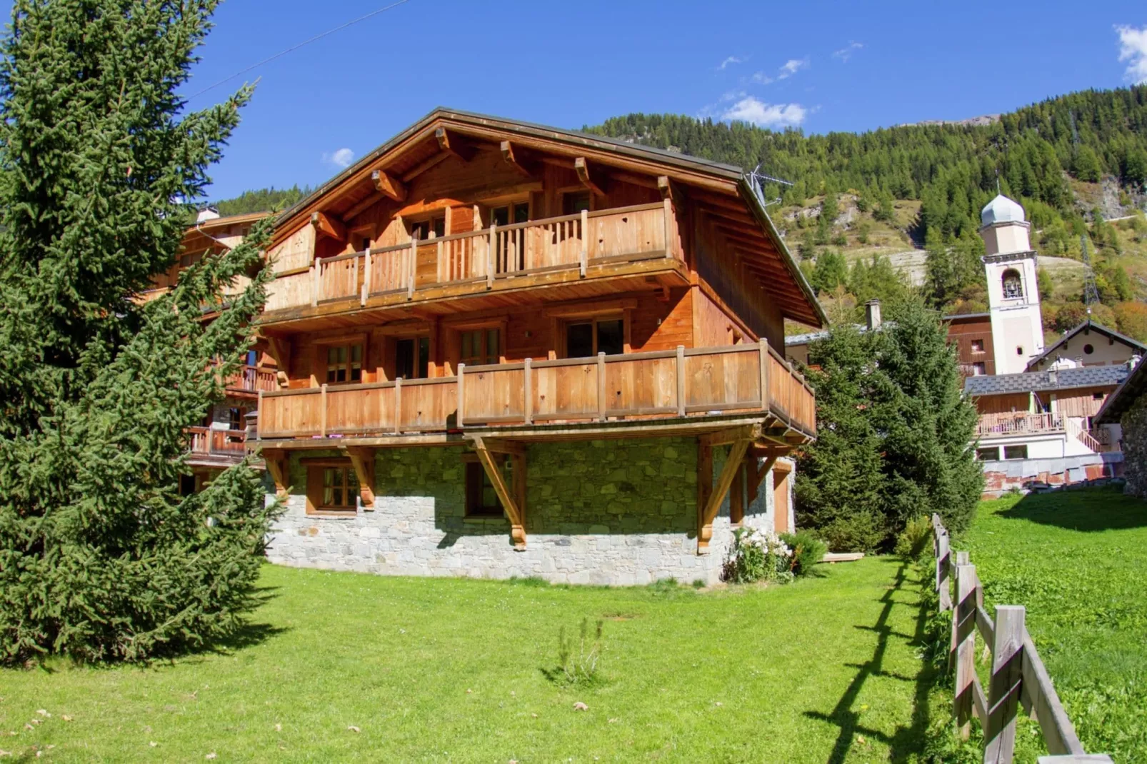 Chalet du Parc-Außenbereich Sommer
