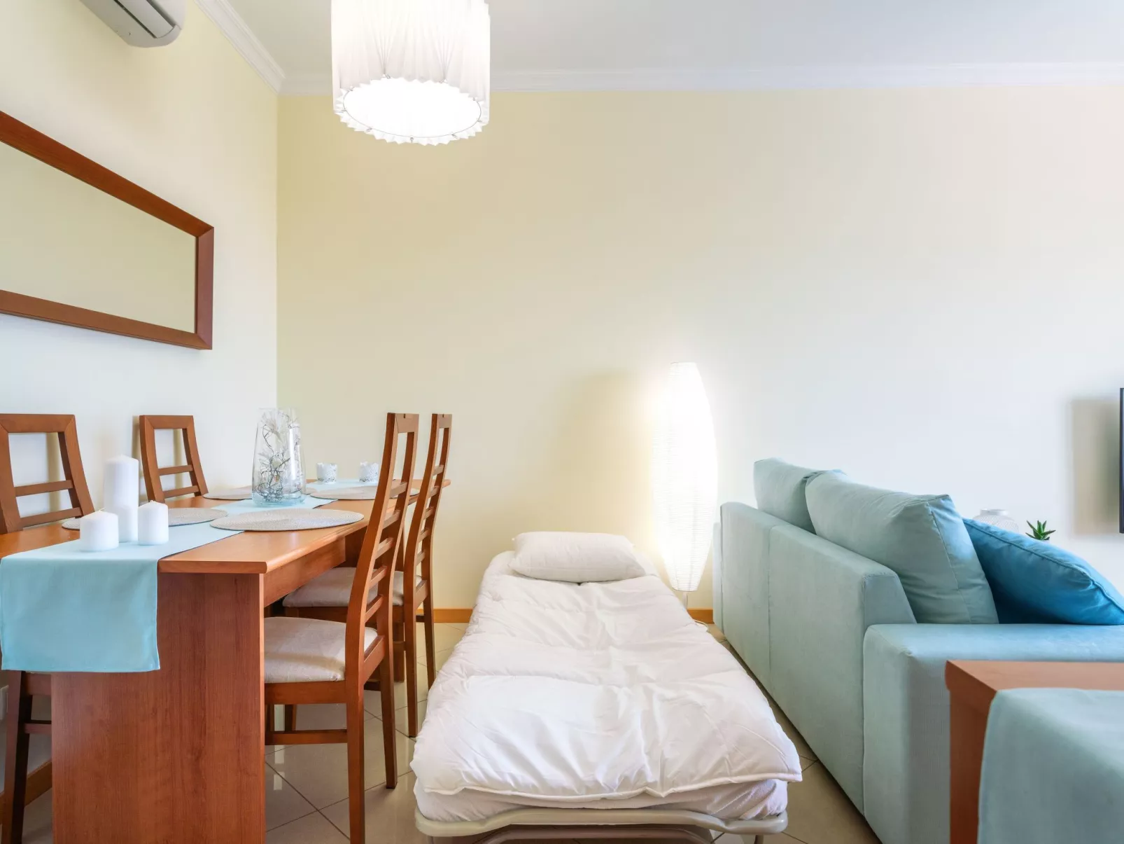 "Elena 1" mit Blick auf das Wasser - Image-tags.info